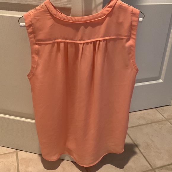 Orange/Peach Buttoned Vince Camuto Sleeveless Tunic - Picture 2 of 2